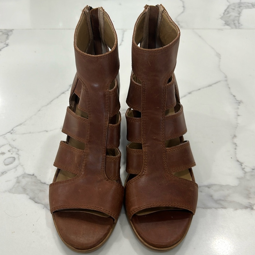 Lucky Brand Sortia Never Worn Leather Caged Cut Out‎ Wedge Sandals. Size 9M